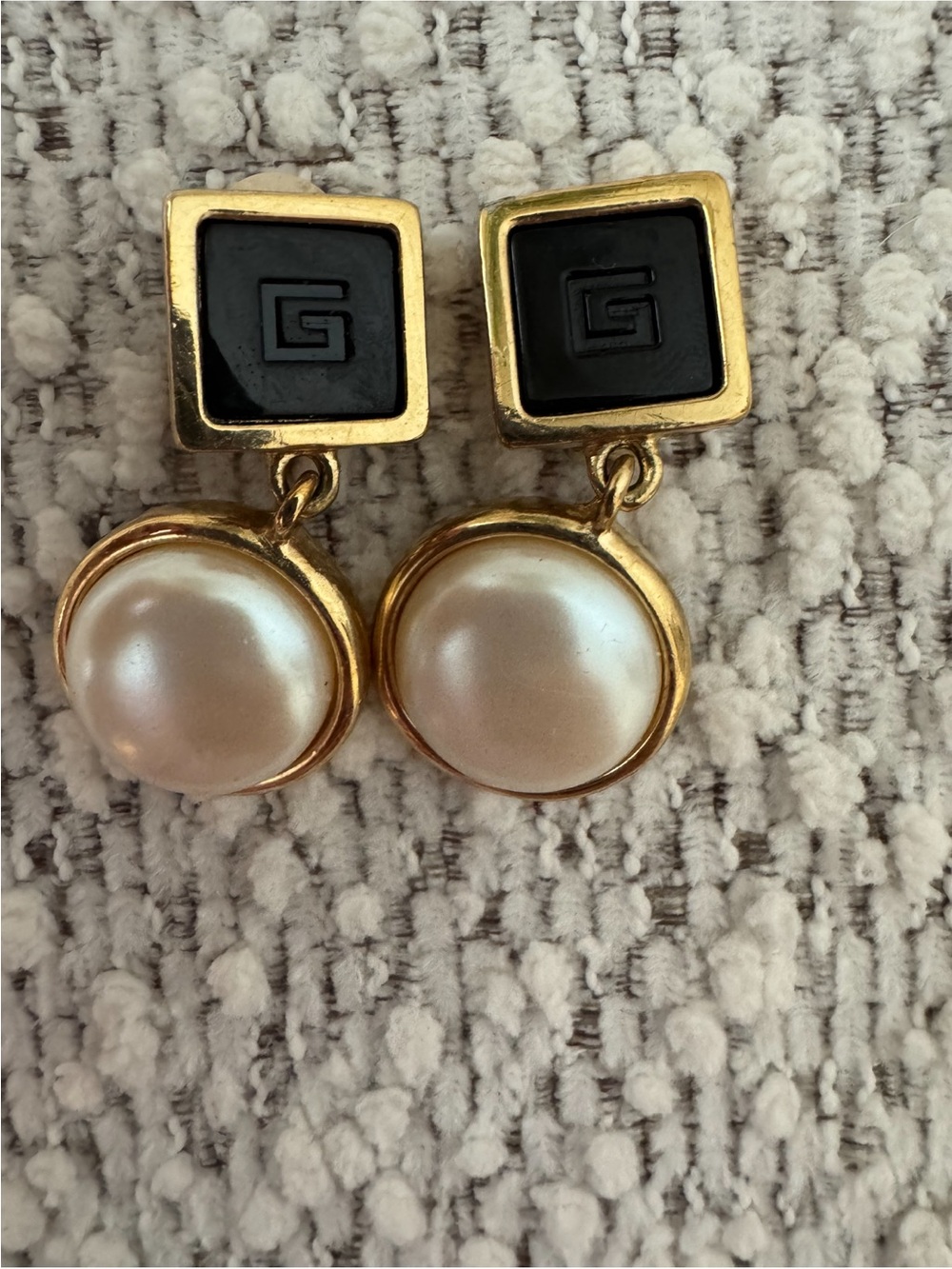 Vintage Givenchy Gold Tone Faux Pearl Drop Earrings Black Enamel Statement - Picture 8 of 11